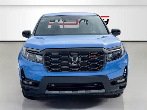 Used 2025 Honda Ridgeline TrailSport image 2