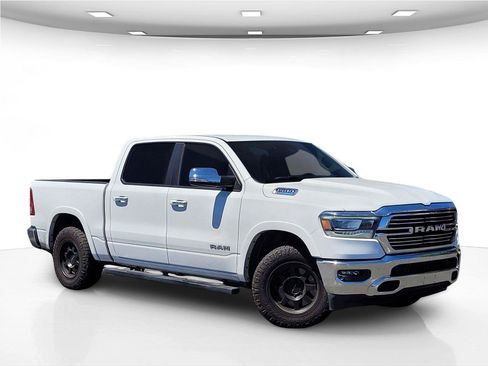 Used 2021 RAM 1500 Laramie AWD/4WD image 2