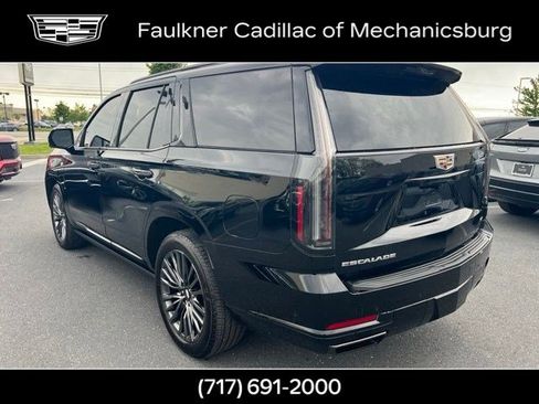 Used 2025 Cadillac Escalade Sport Platinum AWD/4WD image 3