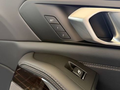 Used 2026 BMW X7 xDrive40i w/ M Sport Package image 38