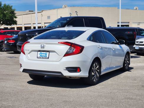 Used 2018 Honda Civic EX image 6