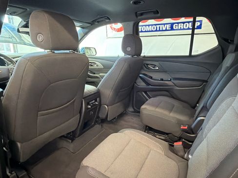 Used 2023 Chevrolet Traverse LT FWD image 21