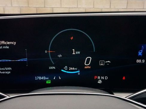 Certified 2025 Cadillac Lyriq Luxury image 26