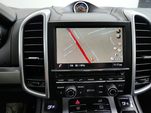 Used 2016 Porsche Cayenne GTS AWD/4WD image 19