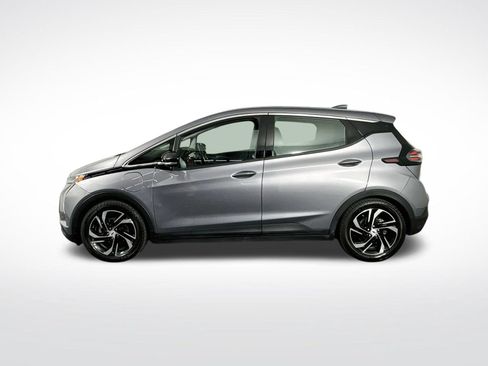 Used 2023 Chevrolet Bolt LT w/ Infotainment Package FWD image 5
