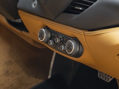 Used 2016 Ferrari 488 GTB Base image 31