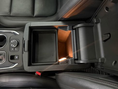 Certified 2023 Chevrolet Traverse RS image 20