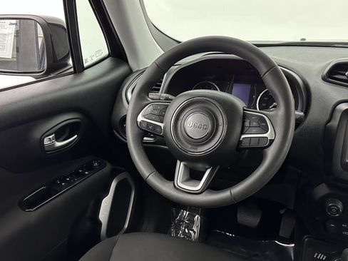 Used 2019 Jeep Renegade Latitude image 23