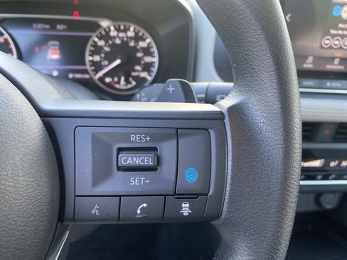 Used 2024 Nissan Rogue SV image 18