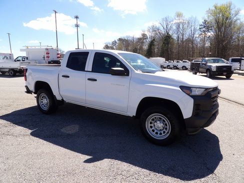 Used 2023 Chevrolet Colorado W/T image 10