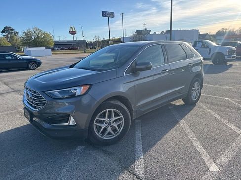 Used 2022 Ford Edge SEL w/ Convenience Package image 2