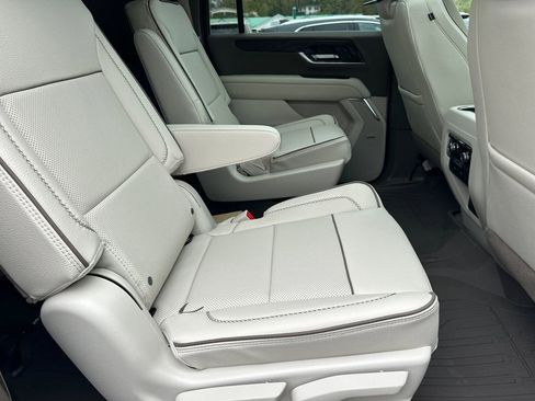 New 2026 GMC Yukon XL Denali w/ Denali Reserve Package image 16