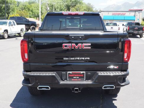 Used 2024 GMC Sierra 1500 AT4 w/ Technology Package AWD/4WD image 6