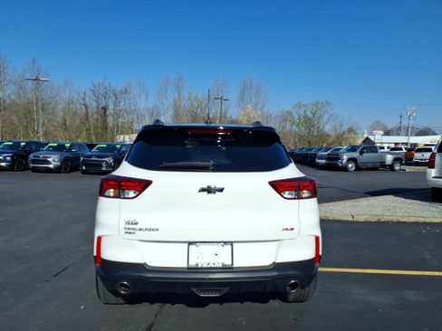 Used 2023 Chevrolet TrailBlazer RS w/ Sun and Liftgate Package image 6