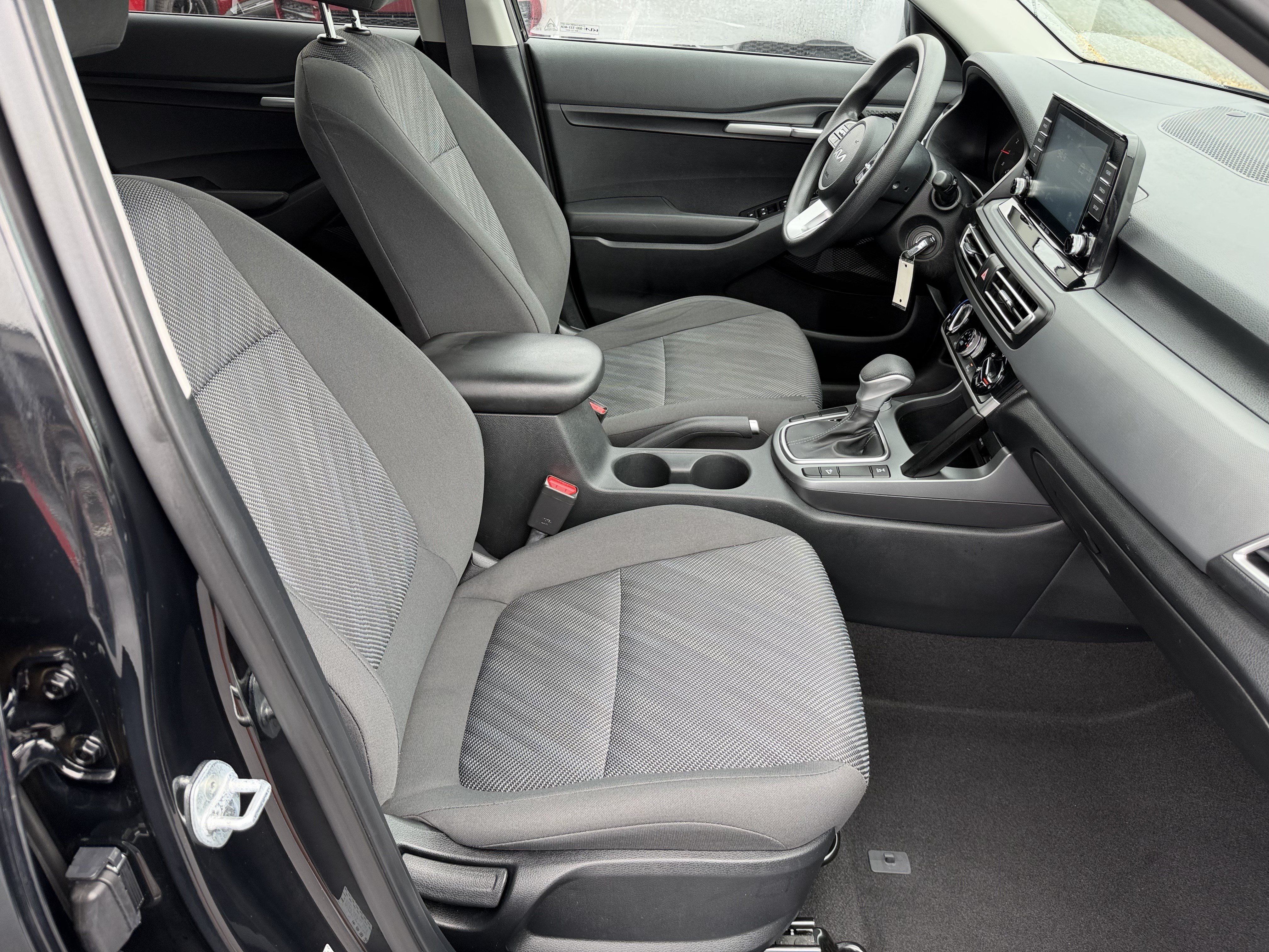 Used 2023 Kia Seltos LX AWD/4WD image 13