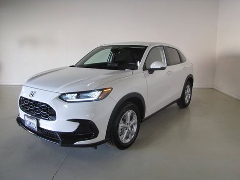 Certified 2025 Honda HR-V LX image 1