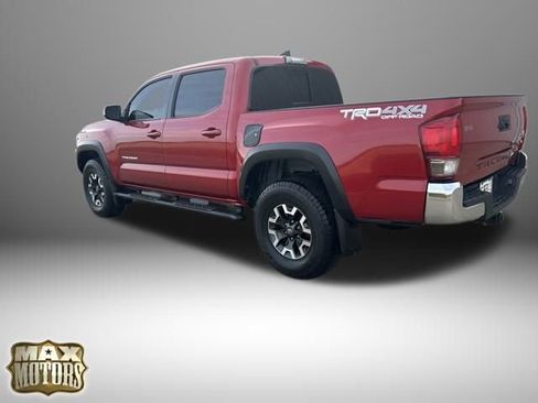 Used 2017 Toyota Tacoma TRD Off-Road image 5
