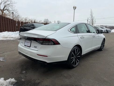 Used 2023 Honda Accord Touring image 6