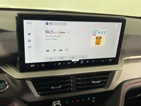 Used 2025 Ford Explorer ST-Line w/ Premium Package image 16