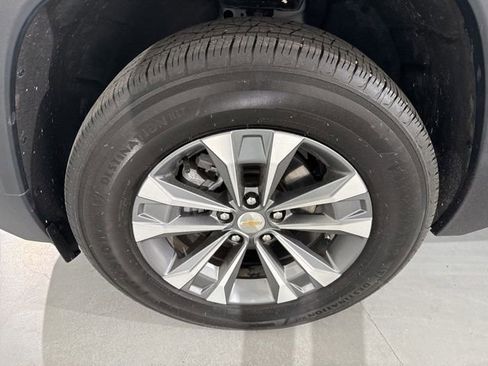 Used 2025 Chevrolet Equinox LT w/ Safety and Technology Package FWD image 5