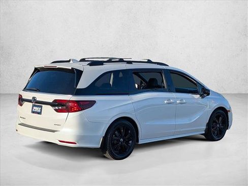 Used 2024 Honda Odyssey Sport image 5