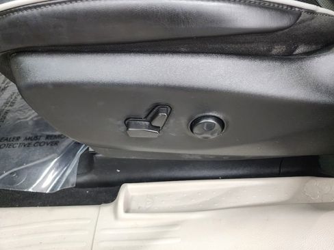 Used 2022 Chrysler Pacifica Limited FWD image 13