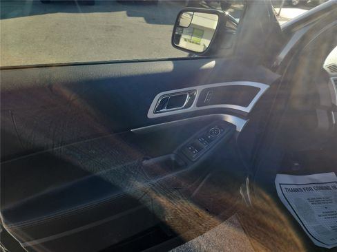 Used 2015 Ford Explorer XLT w/ Equipment Group 202B image 16