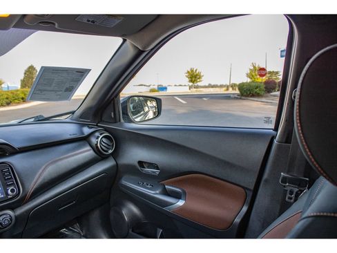 Used 2024 Nissan Kicks SR FWD image 19