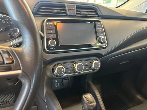 Used 2022 Nissan Versa S FWD image 18