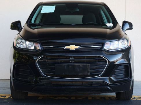 Used 2022 Chevrolet Trax LS w/ Tint and Cruise Package FWD image 6