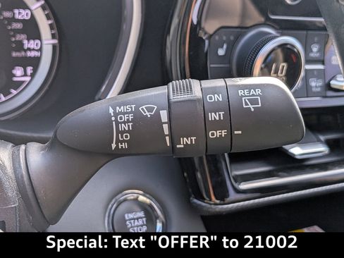 Used 2023 Toyota Highlander XSE image 31