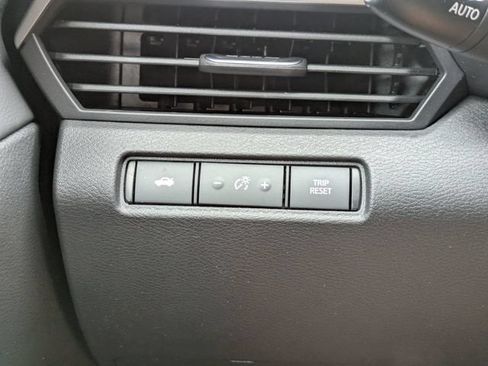 Used 2024 Nissan Altima 2.5 SR FWD image 24