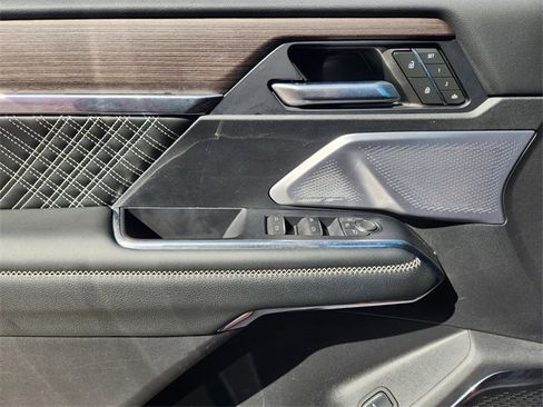 Used 2024 GMC Acadia Denali w/ Super Cruise Package image 24