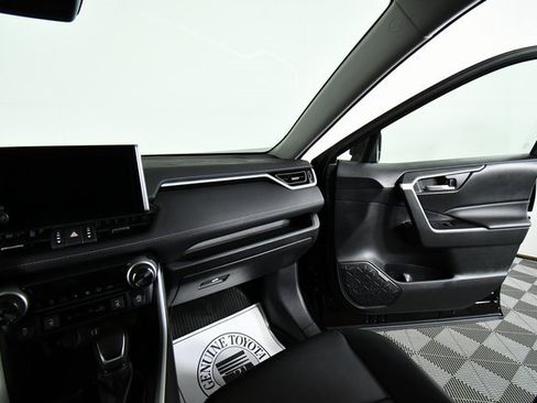 Used 2023 Toyota RAV4 XLE Premium image 20