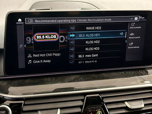 Used 2023 BMW 530e w/ Premium Package image 28