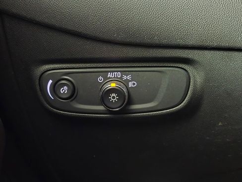 Used 2019 Chevrolet Equinox LT w/ Driver Convenience Package FWD image 35