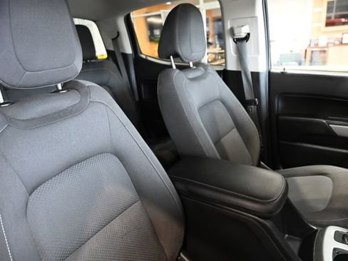 Used 2019 Chevrolet Colorado LT image 9
