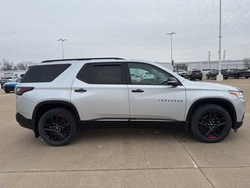 Used 2019 Chevrolet Traverse Premier w/ Redline Edition image 2