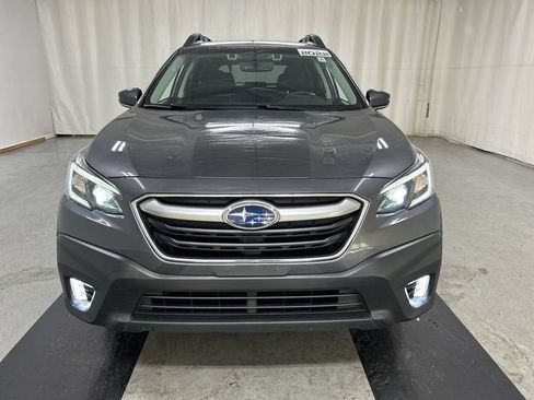 Used 2022 Subaru Outback Premium AWD/4WD image 3