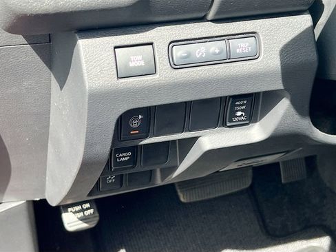 New 2026 Nissan Frontier 2WD Crew Cab image 10