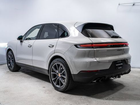 New 2026 Porsche Cayenne image 3