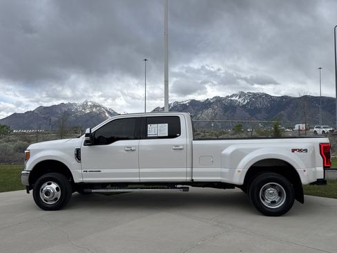 Used 2018 Ford F350 Lariat w/ Lariat Ultimate Package AWD/4WD image 2