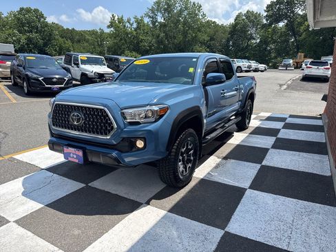 Used 2019 Toyota Tacoma TRD Off-Road AWD/4WD image 5