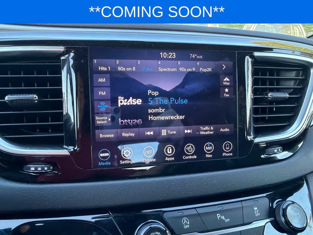 Used 2018 Chrysler Pacifica Touring-L w/ S Appearance Package FWD image 15