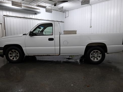 Used 2006 Chevrolet Silverado 1500 W/T image 12