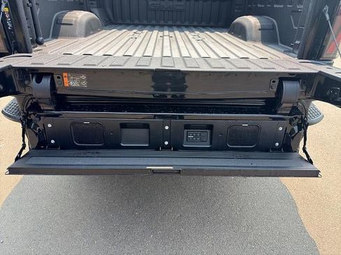 Used 2025 GMC Sierra 2500 AT4X AWD/4WD image 13