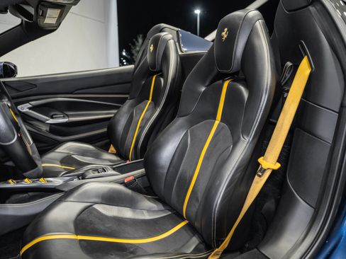 Used 2023 Ferrari F8 Tributo RWD image 16