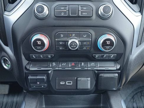 Used 2022 GMC Sierra 1500 SLT w/ SLT Premium Package AWD/4WD image 33