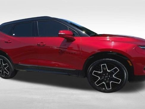 New 2025 Chevrolet Equinox LT w/ Safety and Technology Package FWD image 33