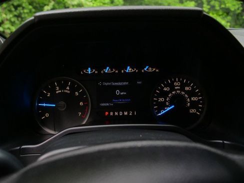 Used 2015 Ford F150 XLT w/ Equipment Group 301A Mid AWD/4WD image 10